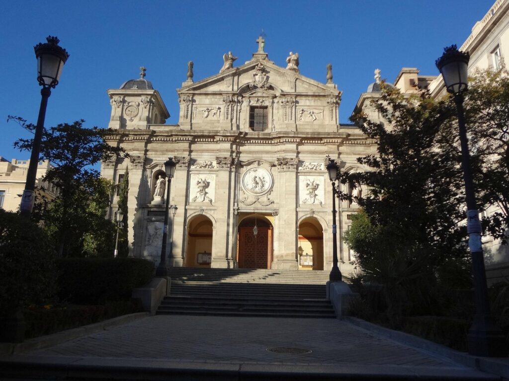 fachada-Iglesia-de-Santa-Barbara-boda-madrid.jpg