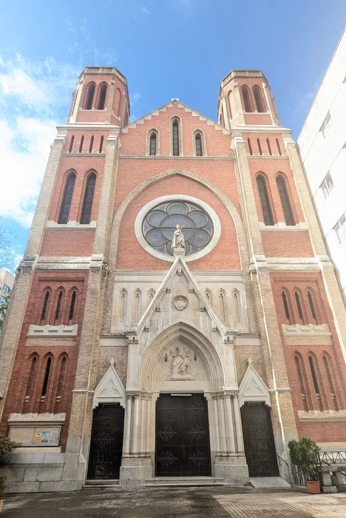 fachada-Iglesia-del-perpetuo-socorro-boda-madrid