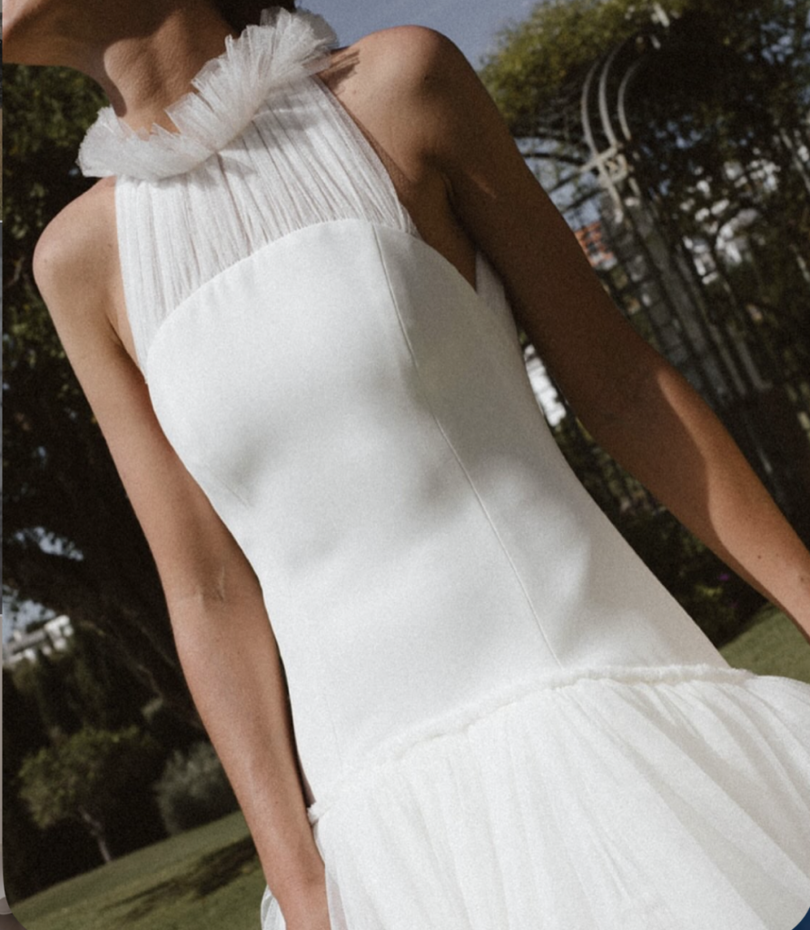 Diseñadores de vestidos de novia en Bilbao. Diseñadora Arribas Garamendi. Foto: Arnáez de la Cruz